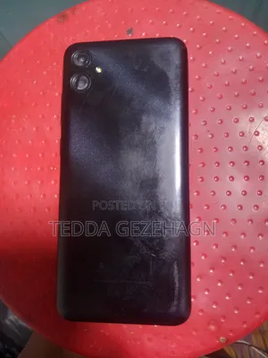 Photo - Samsung Galaxy A04e 32 GB Black