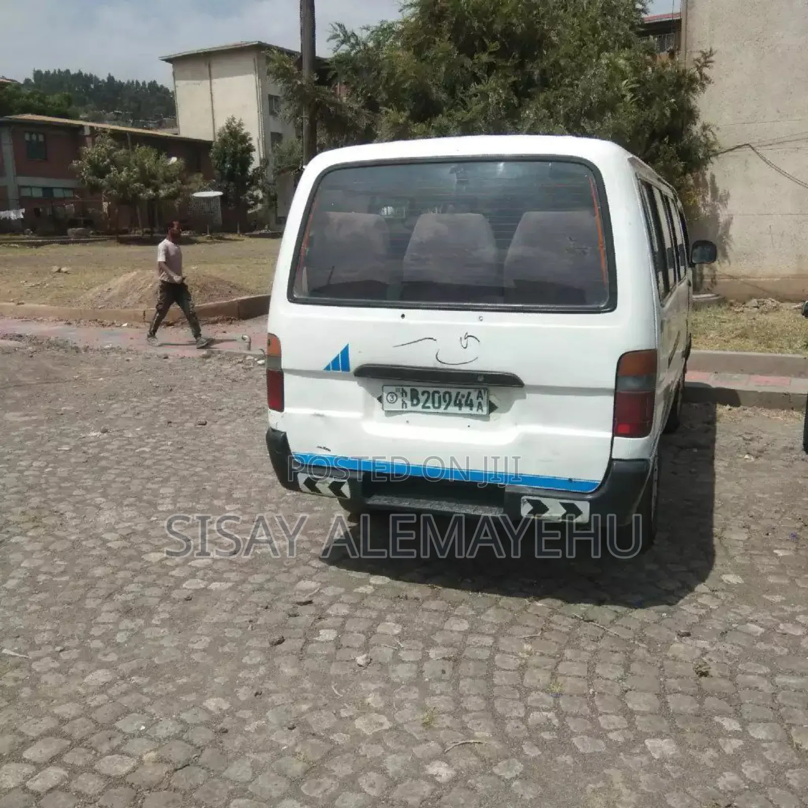 Toyota Hilux 2000 White