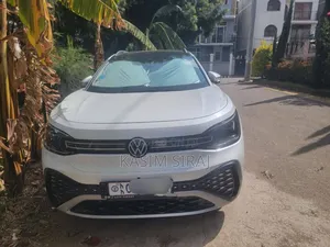 Photo - Volkswagen ID.6 2023 White