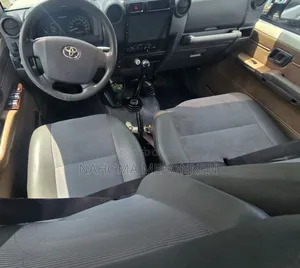 Toyota Land Cruiser 2012 White