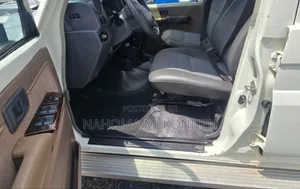 Toyota Land Cruiser 2012 White