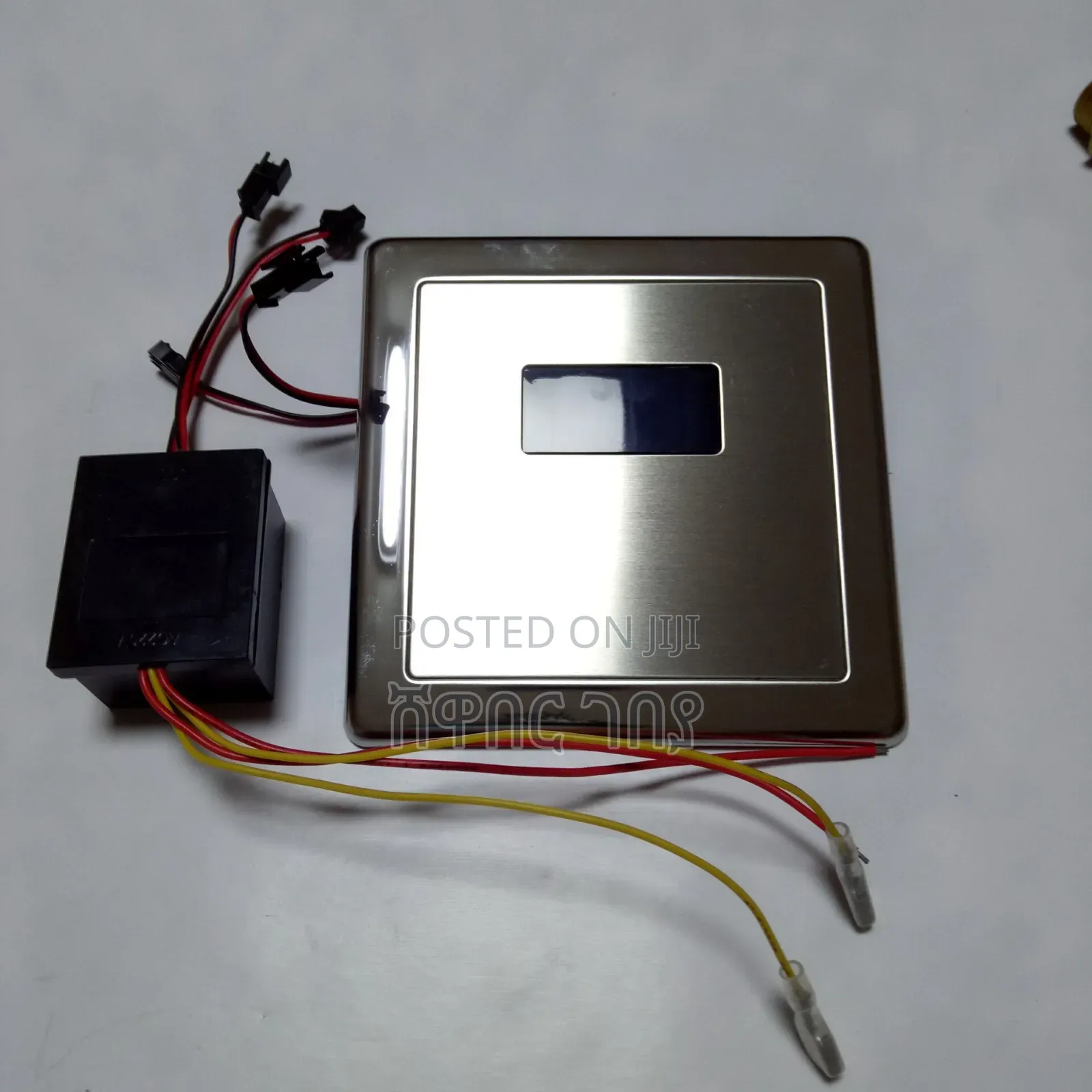 Automatic Inductive Toilet or Urinal Flush Valve System