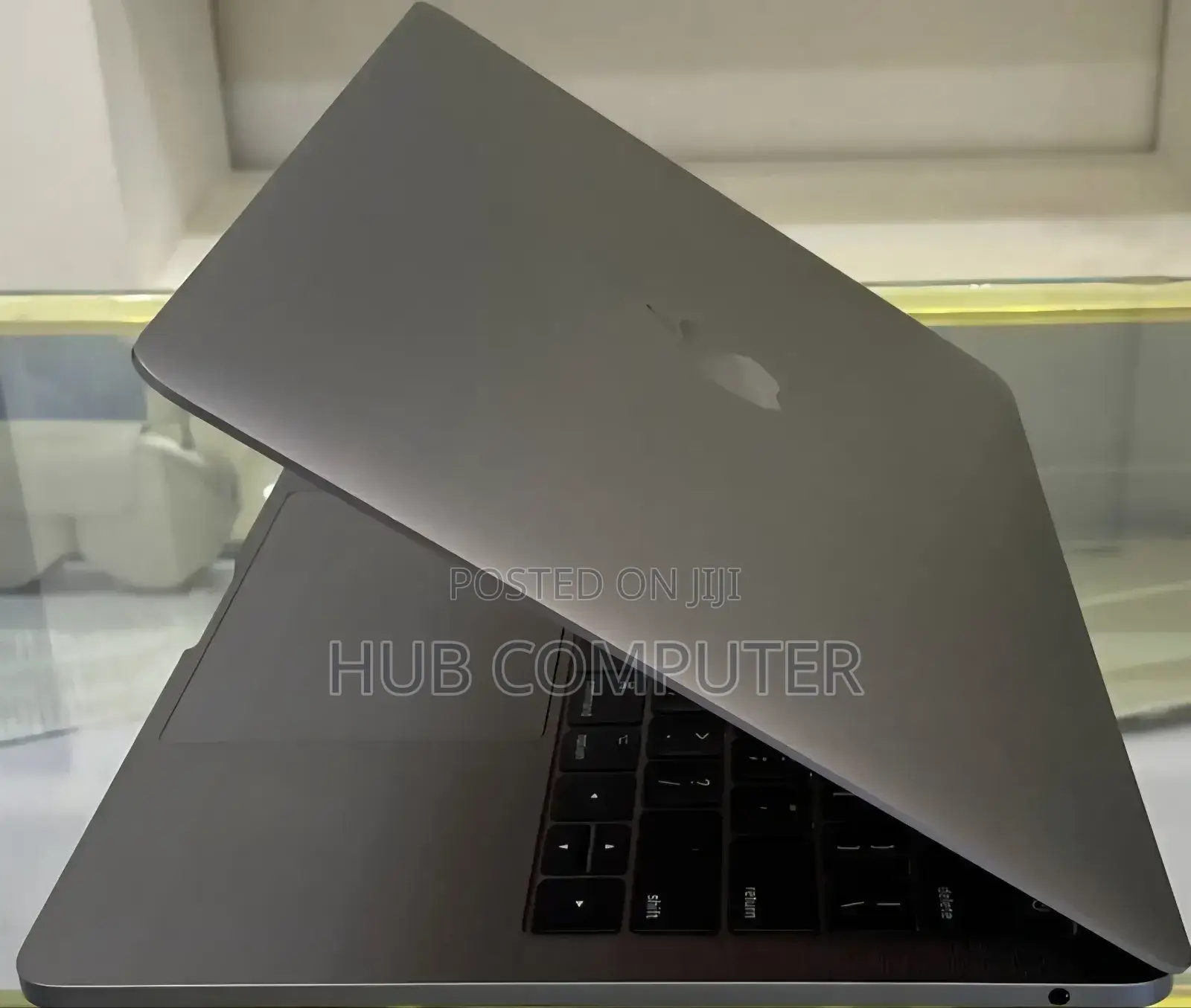 New Laptop Apple MacBook Pro 2017 16GB Intel Core I5 SSD 512GB