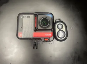 Insta360 One Rs
Interchangeable Lens Action
Camera