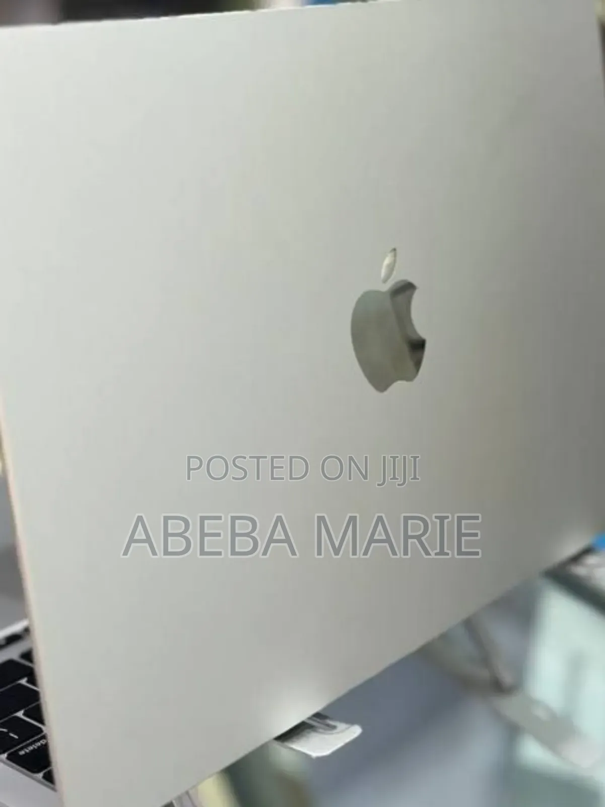 New Laptop Apple MacBook Air 2025 M4 13-Inch 16GB Apple M4 SSD 256GB