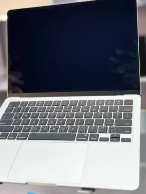 New Laptop Apple MacBook Air 2025 M4 13-Inch 16GB Apple M4 SSD 256GB