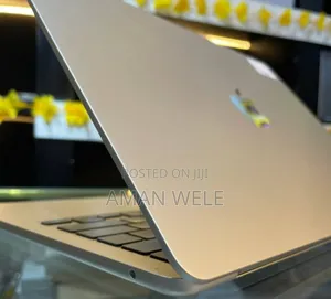 New Laptop Apple MacBook Air 2024 M3 13-Inch 16GB Intel SSD 512GB