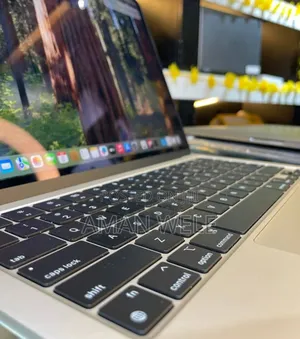 New Laptop Apple MacBook Air 2024 M3 13-Inch 16GB Intel SSD 512GB