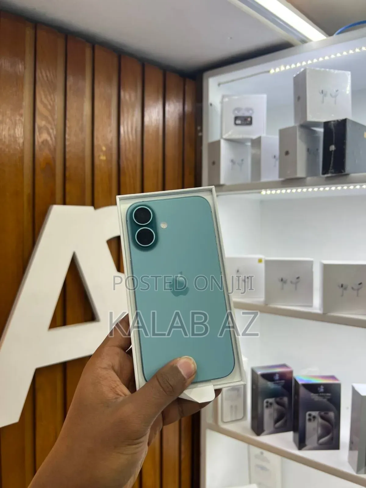 New Apple iPhone 16 128 GB Blue