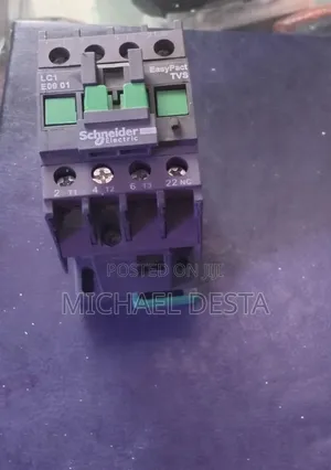 Schineider 3-Pole Contactor 20a,380v Ac3 With Aux(1no + 1 Nc)