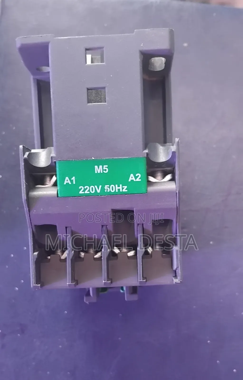 Schineider 3-Pole Contactor 20a,380v Ac3 With Aux(1no + 1 Nc)