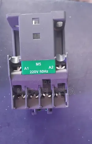 Schineider 3-Pole Contactor 20a,380v Ac3 With Aux(1no + 1 Nc)