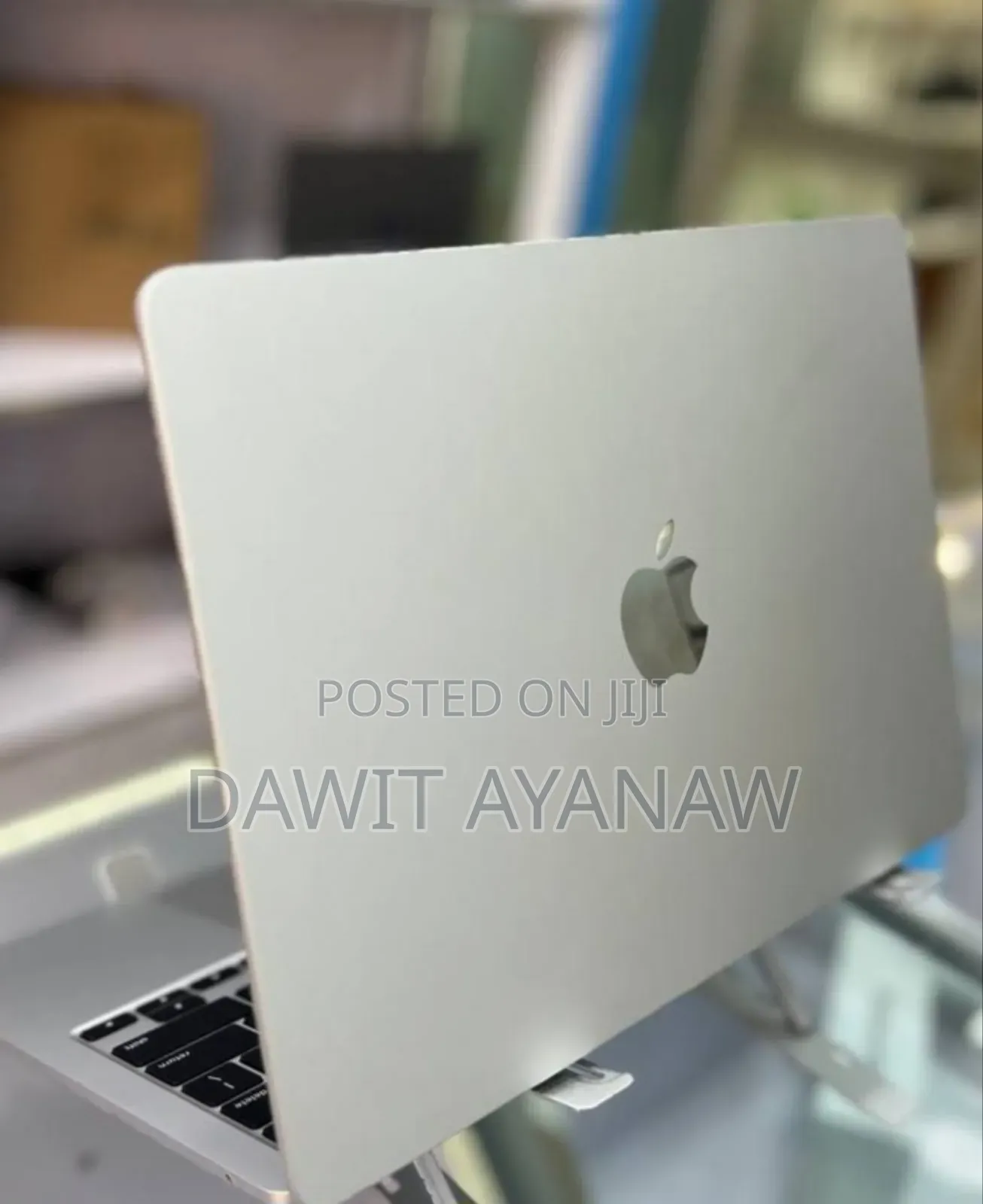 New Laptop Apple MacBook Air 2025 M4 13-Inch 16GB Apple M2 SSD 256GB