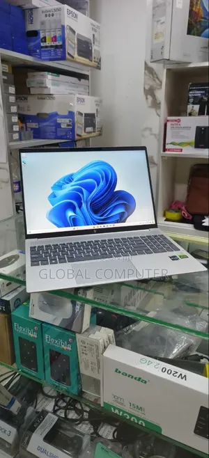 New Laptop HP Pavilion 15 16GB Intel Core I7 SSD 1T