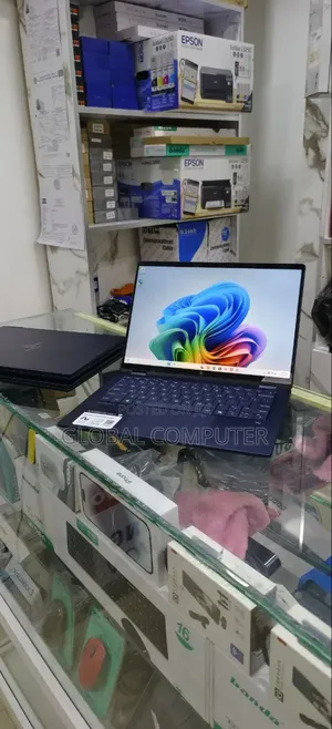 New Laptop HP OmniBook X Flip 14" 16GB Intel Core Ultra 7 SSD 1T