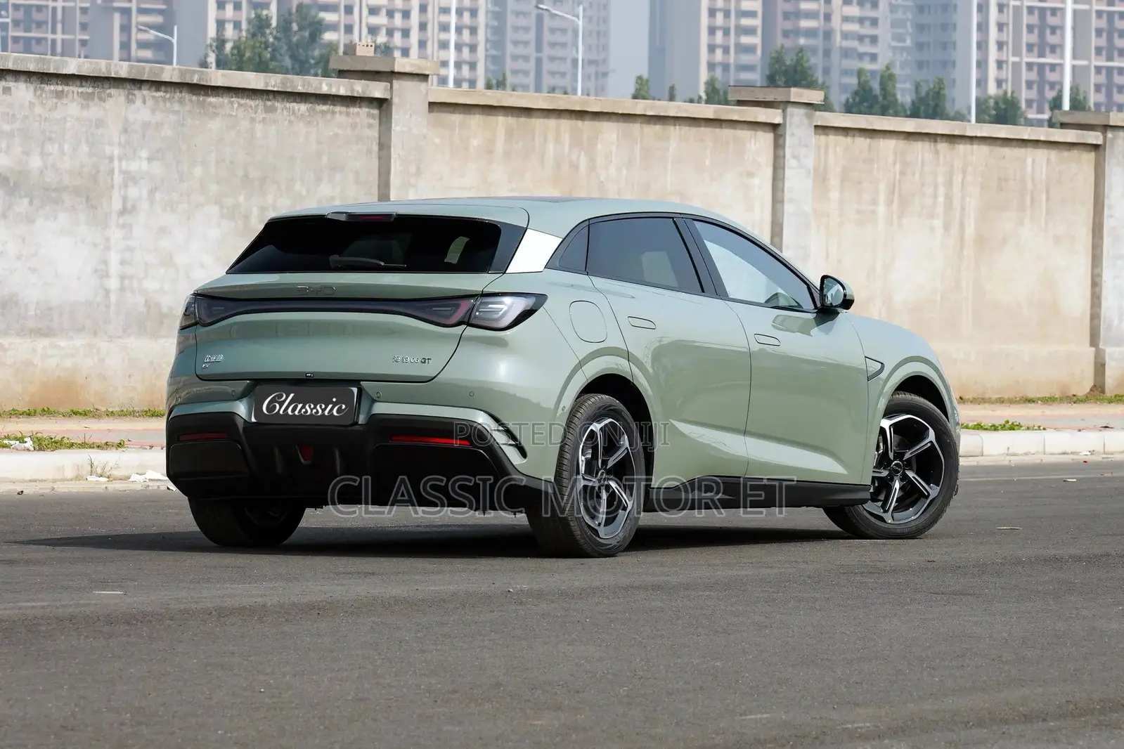 New BYD Sealion 7 EV 2025 Green