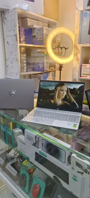 New Laptop HP Pavilion 11 16GB Intel Core I7 SSD 512GB