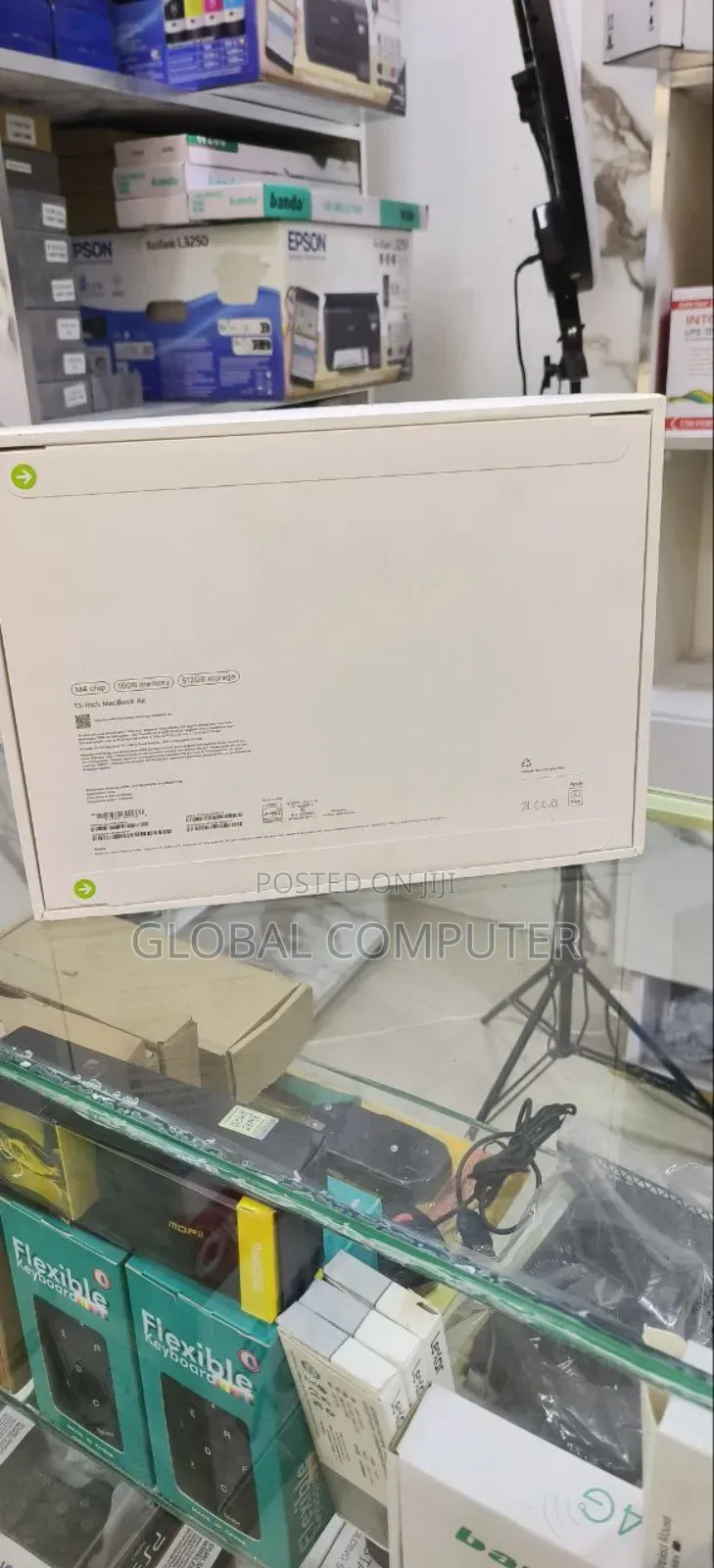 New Laptop Apple MacBook Air 2025 M4 13-Inch 16GB Apple M4 SSD 256GB