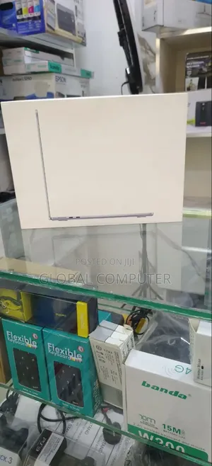 New Laptop Apple MacBook Air 2025 M4 13-Inch 16GB Apple M4 SSD 256GB