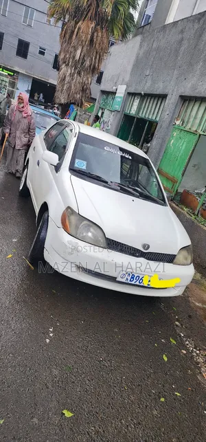 Toyota Platz 2001 White