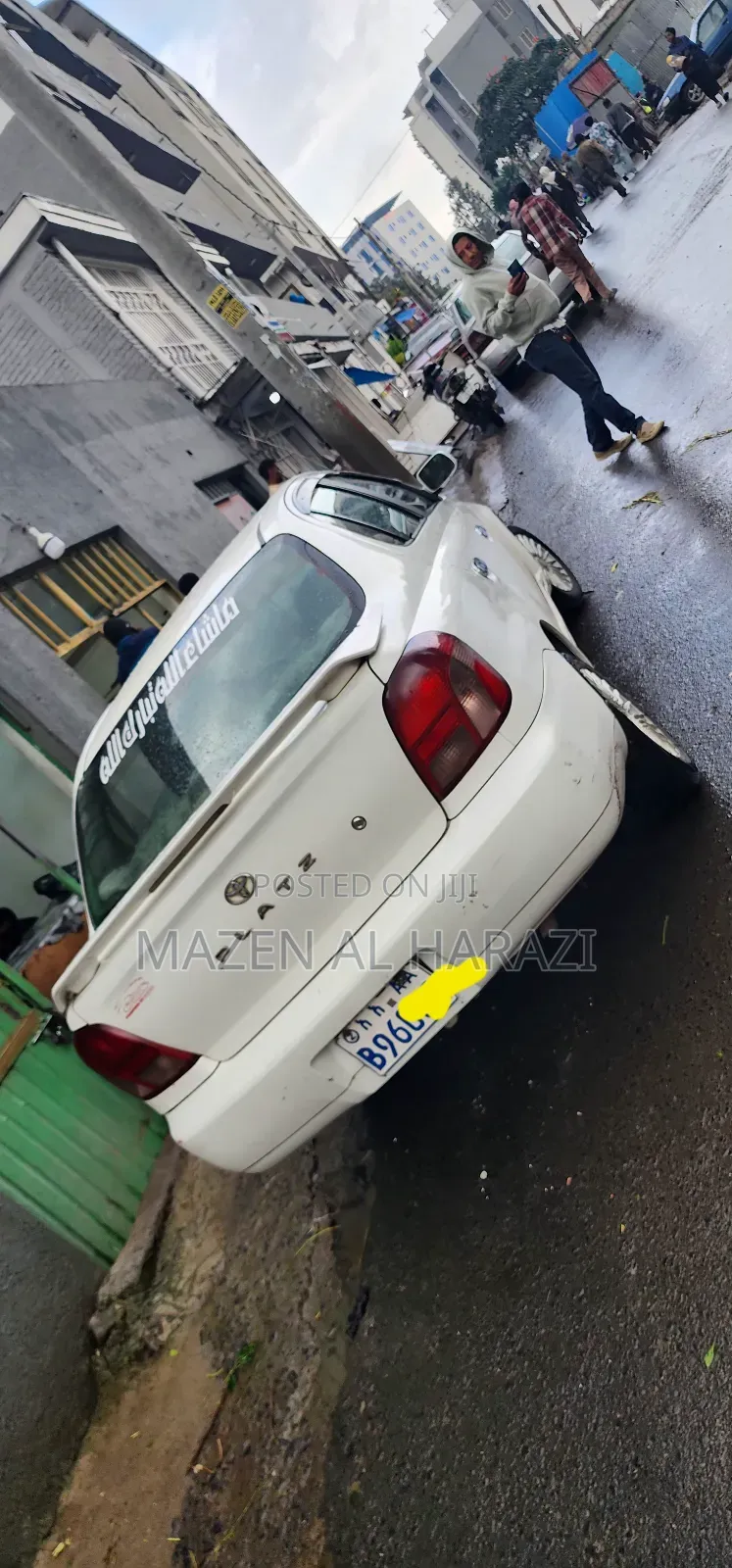 Toyota Platz 2001 White