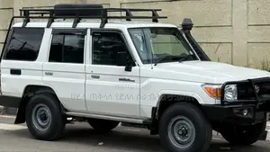 Toyota Land Cruiser 2018 White