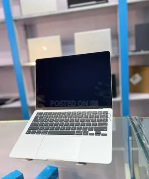 New Laptop Apple MacBook Air 2025 M4 13-Inch 16GB Apple M4 SSD 256GB