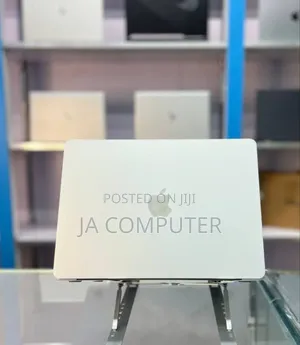 New Laptop Apple MacBook Air 2025 M4 13-Inch 16GB Apple M4 SSD 256GB