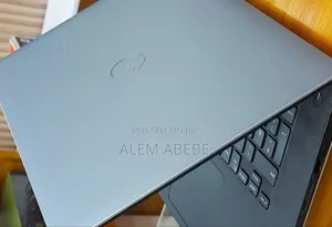 New Laptop Dell Precision 15 3520 16GB Intel Core I7 SSD 512GB