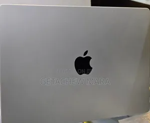 New Laptop Apple MacBook Pro M1 16GB Intel Core I9 SSD 512GB