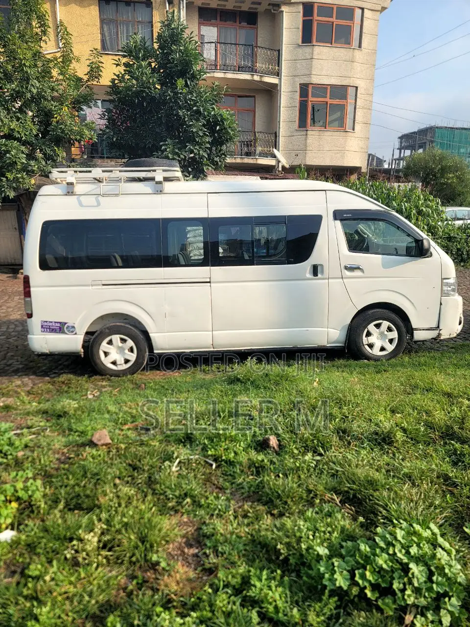 Toyota HiAce 2005 White