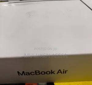 New Apple MacBook Air 2024 M3 13-Inch 16GB Intel Core M3 SSD 256GB