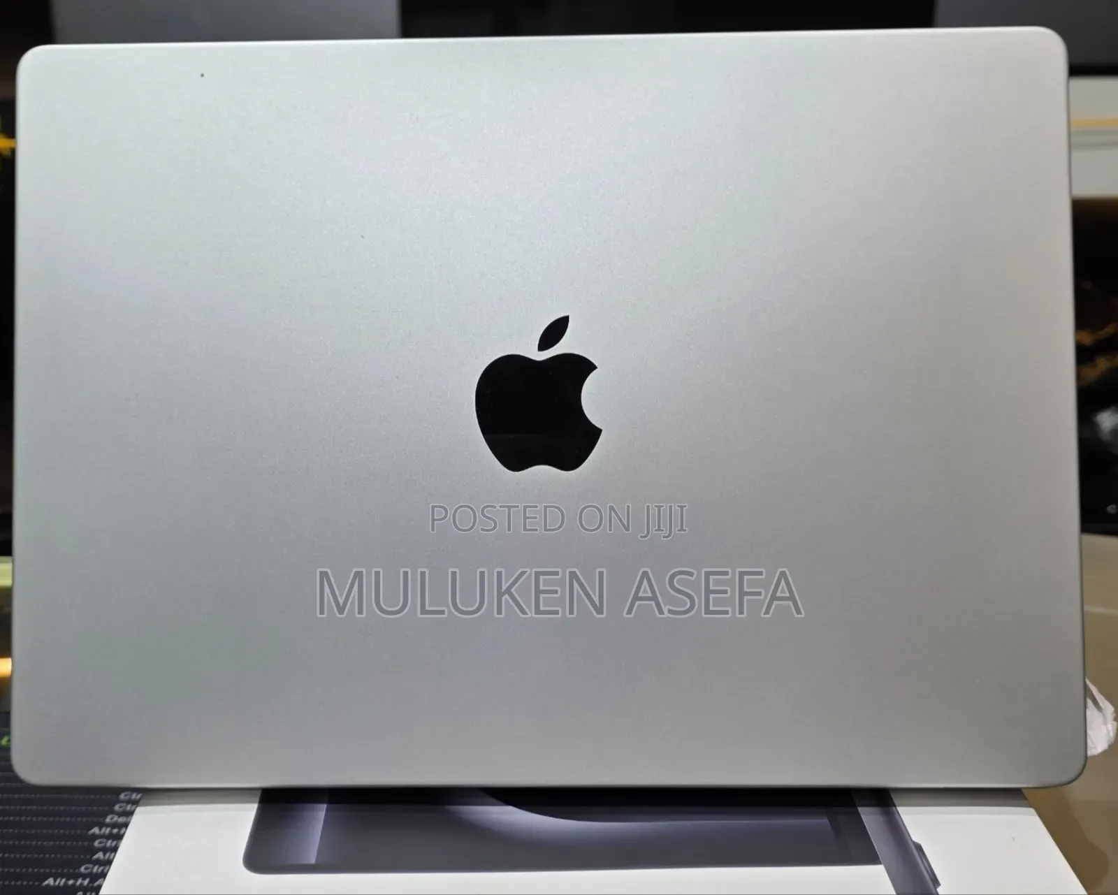 New Laptop Apple MacBook Pro M1 16GB Apple M1 Pro SSD 512GB