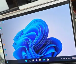 Photo - New Laptop Lenovo Yoga 9i 16GB Intel Core I7 SSD 1T