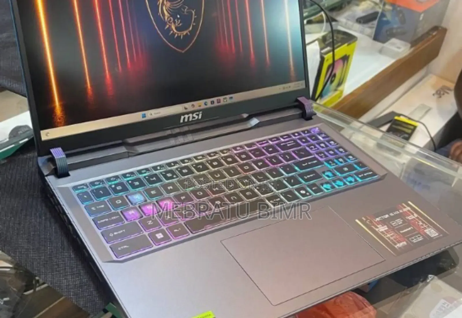 New Laptop MSI Vector 16 HX AI A2XWIG 16GB Intel Core Ultra 7 SSD 1T
