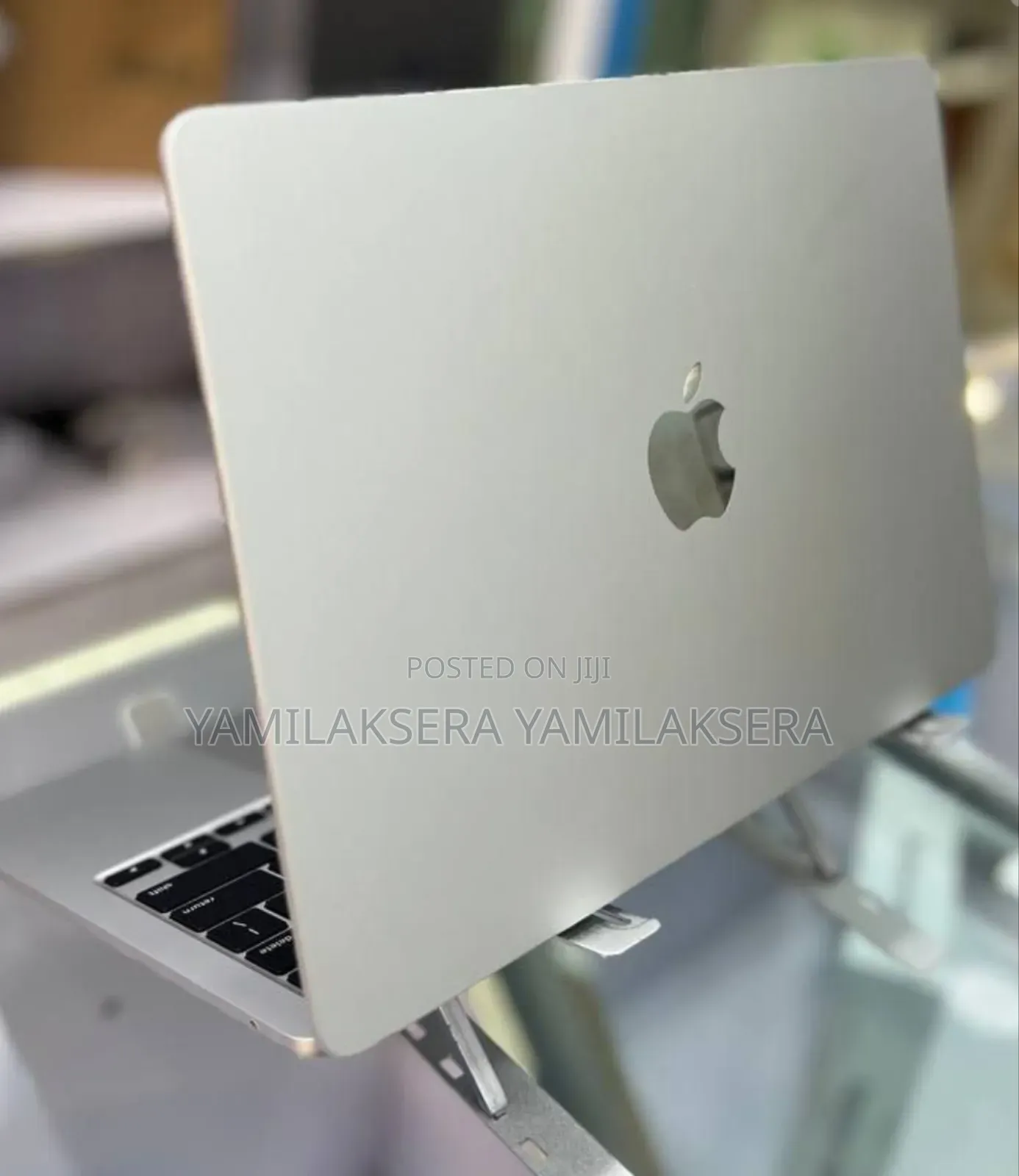 New Laptop Apple MacBook Air 2025 M4 13-Inch 16GB Apple M4 SSD 256GB