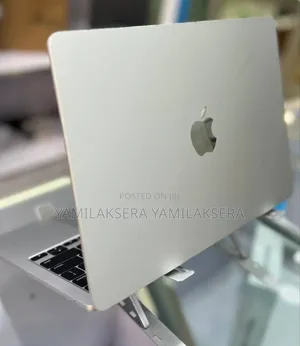 New Laptop Apple MacBook Air 2025 M4 13-Inch 16GB Apple M4 SSD 256GB