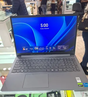 New Laptop Lenovo LOQ 15IRH8 16GB Intel Core I5 SSD 512GB