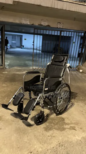 Photo - Toilet Wheelchair手wheelchair 手wheelchair水wheelchair 田wheelchair水wheel