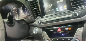 Hyundai Avante 2016 Blue