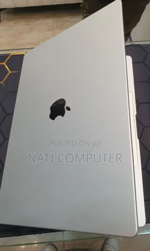 New Laptop Apple MacBook Pro M1 32GB AMD A10 SSD 512GB