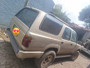 Toyota Hilux 1990 Silver