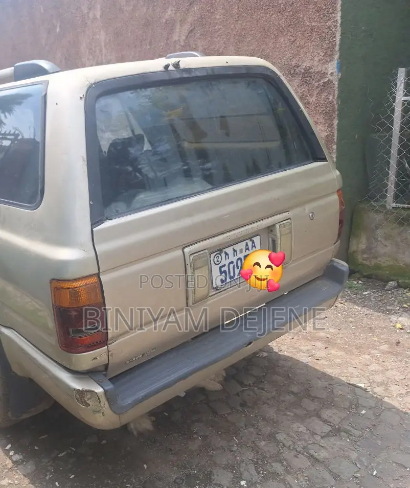 Toyota Hilux 1990 Silver