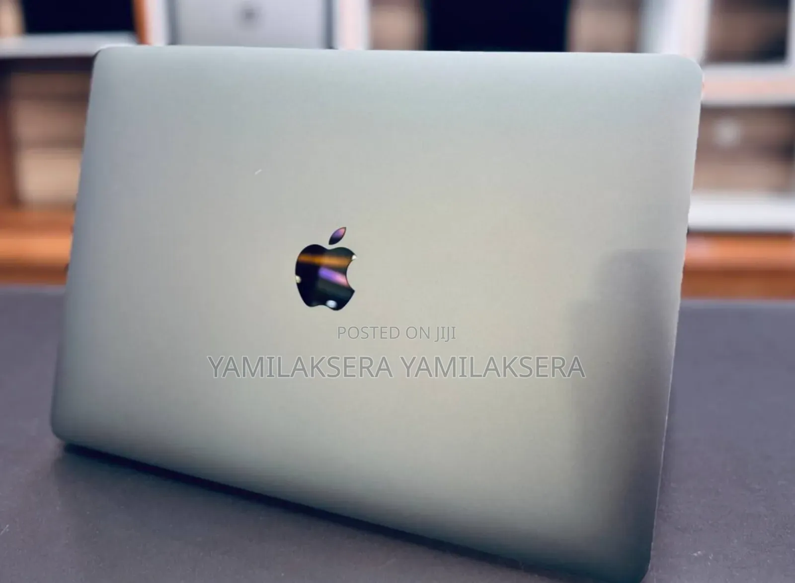 New Laptop Apple MacBook Pro 2017 8GB SSD 512GB