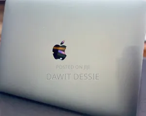 Photo - New Laptop Apple MacBook Pro 2017 8GB AMD Ryzen 9 SSD 512GB