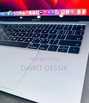 New Laptop Apple MacBook Pro 2017 8GB AMD Ryzen 9 SSD 512GB