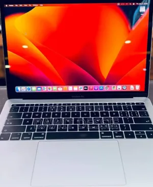 New Laptop Apple MacBook Pro 2017 8GB AMD Ryzen 9 SSD 512GB