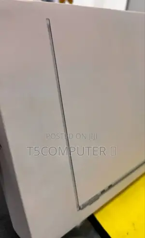 New Laptop Apple MacBook Air 2025 M4 13-Inch 16GB Apple M4 SSD 256GB