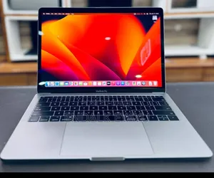 New Laptop Apple MacBook Pro 2017 8GB SSD 512GB