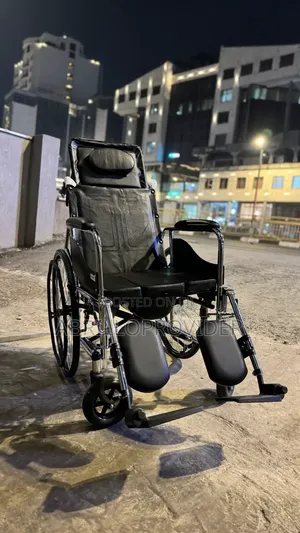 Photo - Toilet Wheelchair 手wheelchair廿wheelchair 山wheelchair 山wheelchair 手whee